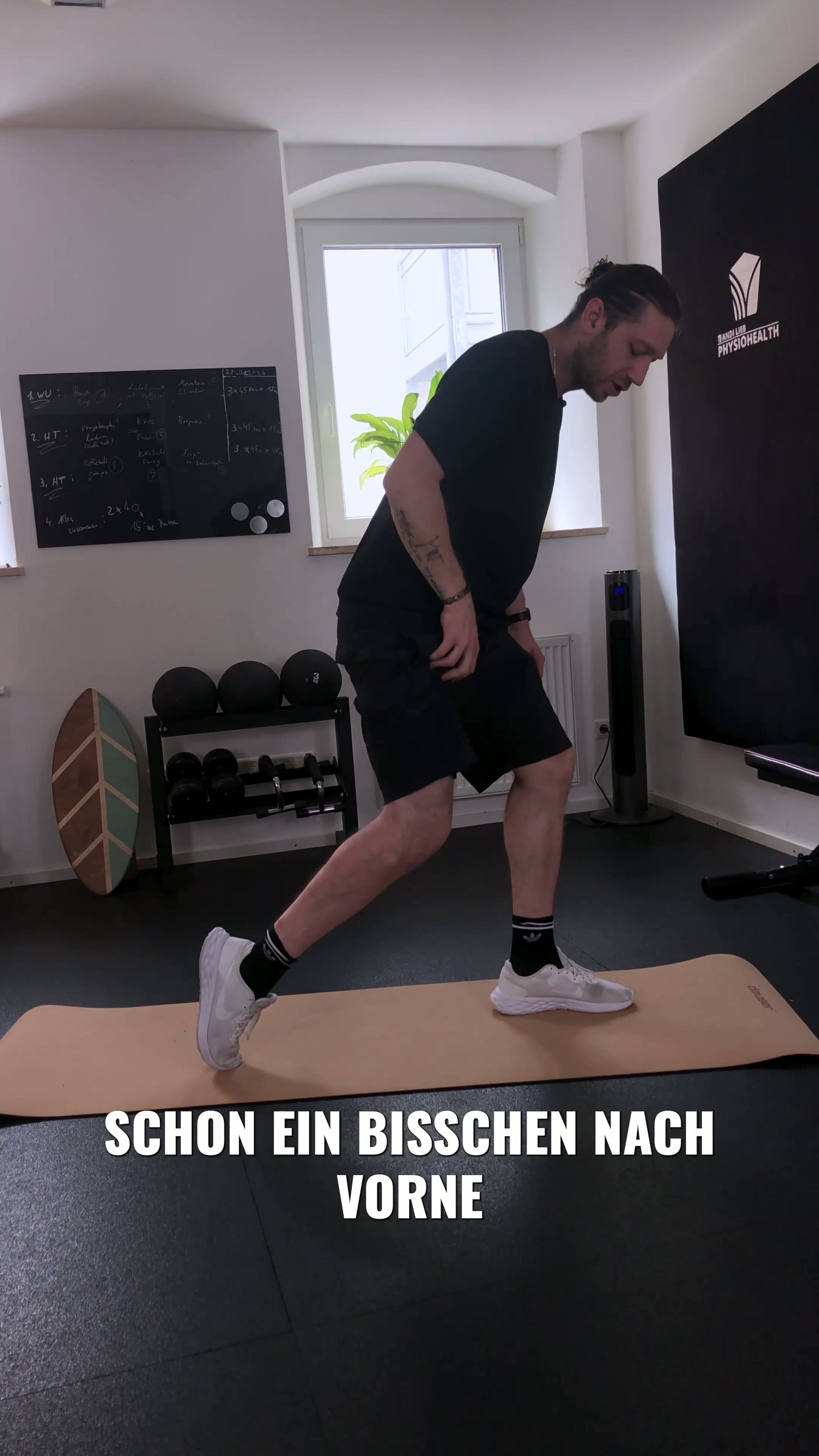 Dehnung für starke Waden: Wadenstrecke mit Wandunterstützung